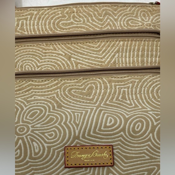Dooney & Bourke North South Graffiti Logo Beige & White Triple Compartment Bag - Picture 4 of 15